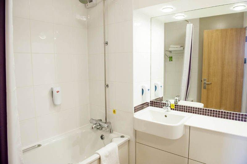 Premier Inn Birmingham Oldbury Олдбъри Екстериор снимка