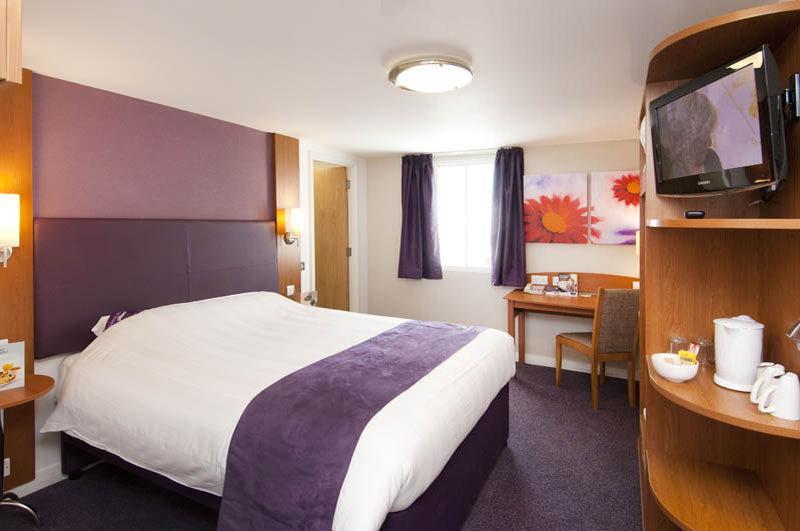 Premier Inn Birmingham Oldbury Олдбъри Екстериор снимка