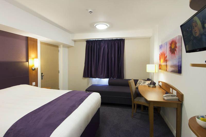 Premier Inn Birmingham Oldbury Олдбъри Екстериор снимка